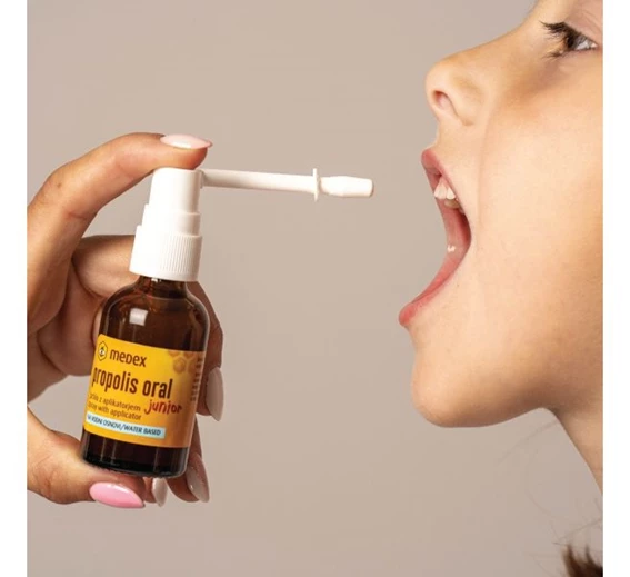 Propolis oral junior na vodni osnovi, pršilo z aplikatorjem Medex, 30 ml