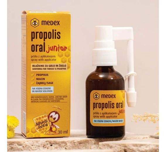 Propolis oral junior na vodni osnovi, pršilo z aplikatorjem Medex, 30 ml