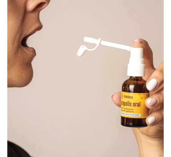  Propolis oral na vodni osnovi, pršilo z aplikatorjem Medex, 30 ml